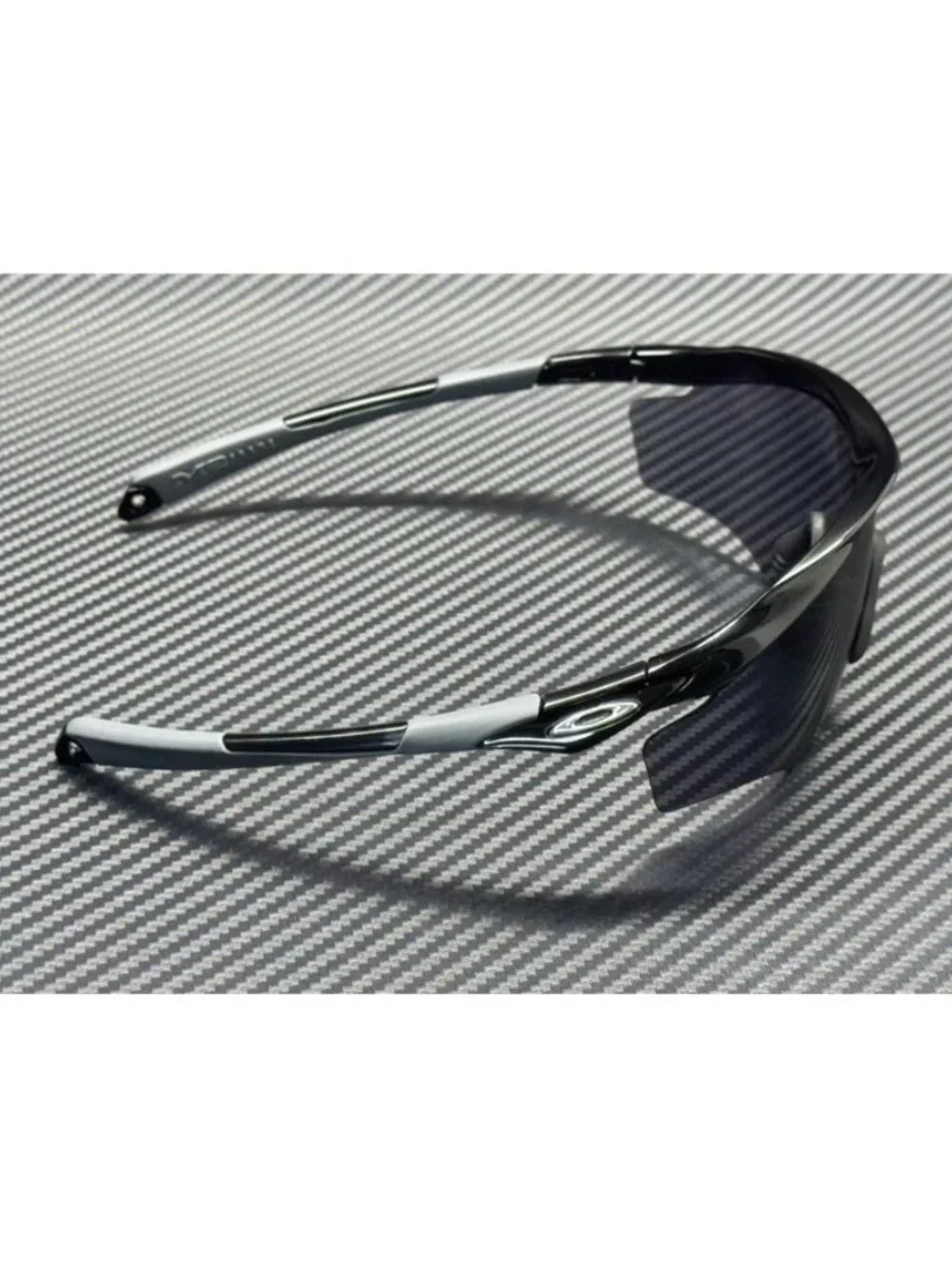 New Oakley Men Polished Black Sunglasses 62-21-121